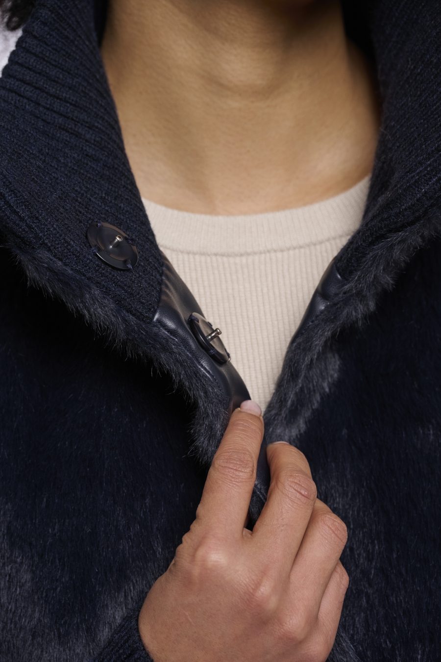 rino & pelle cappotto in eco-pelliccia modello pilar colore blu navy scuro